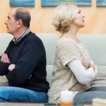 Dos herederos mayores enfrentados por la venta de una vivienda heredada en Gran Canaria.