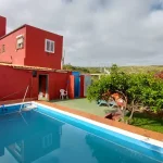 Casa terrera en venta en Telde con terreno piscina y garaje