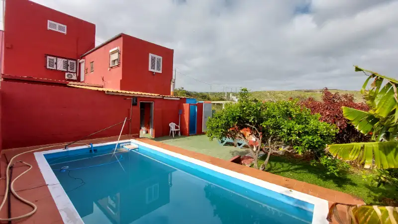 Fantástica casa de campo con terreno cultivable y piscina en Telde
