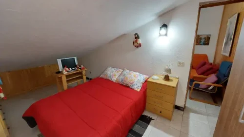 Casa terrera en venta en Telde con terreno piscina y garaje