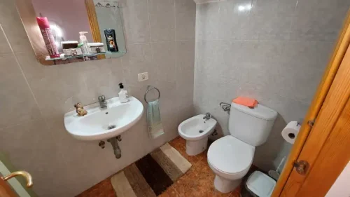 Casa terrera en venta en Telde con terreno piscina y garaje