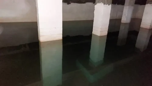 Casa terrera en venta en Telde con terreno piscina y garaje