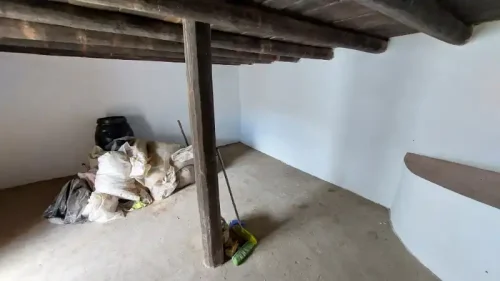 Terreno rústico en venta con cuarto y cueva en San Mateo