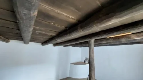 Terreno rústico en venta con cuarto y cueva en San Mateo