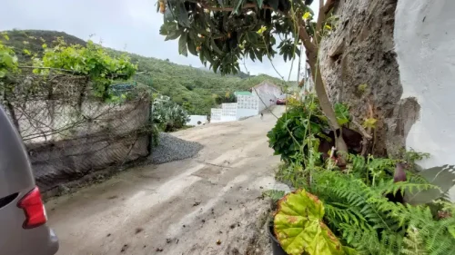 Terreno rústico en venta con cuarto y cueva en San Mateo
